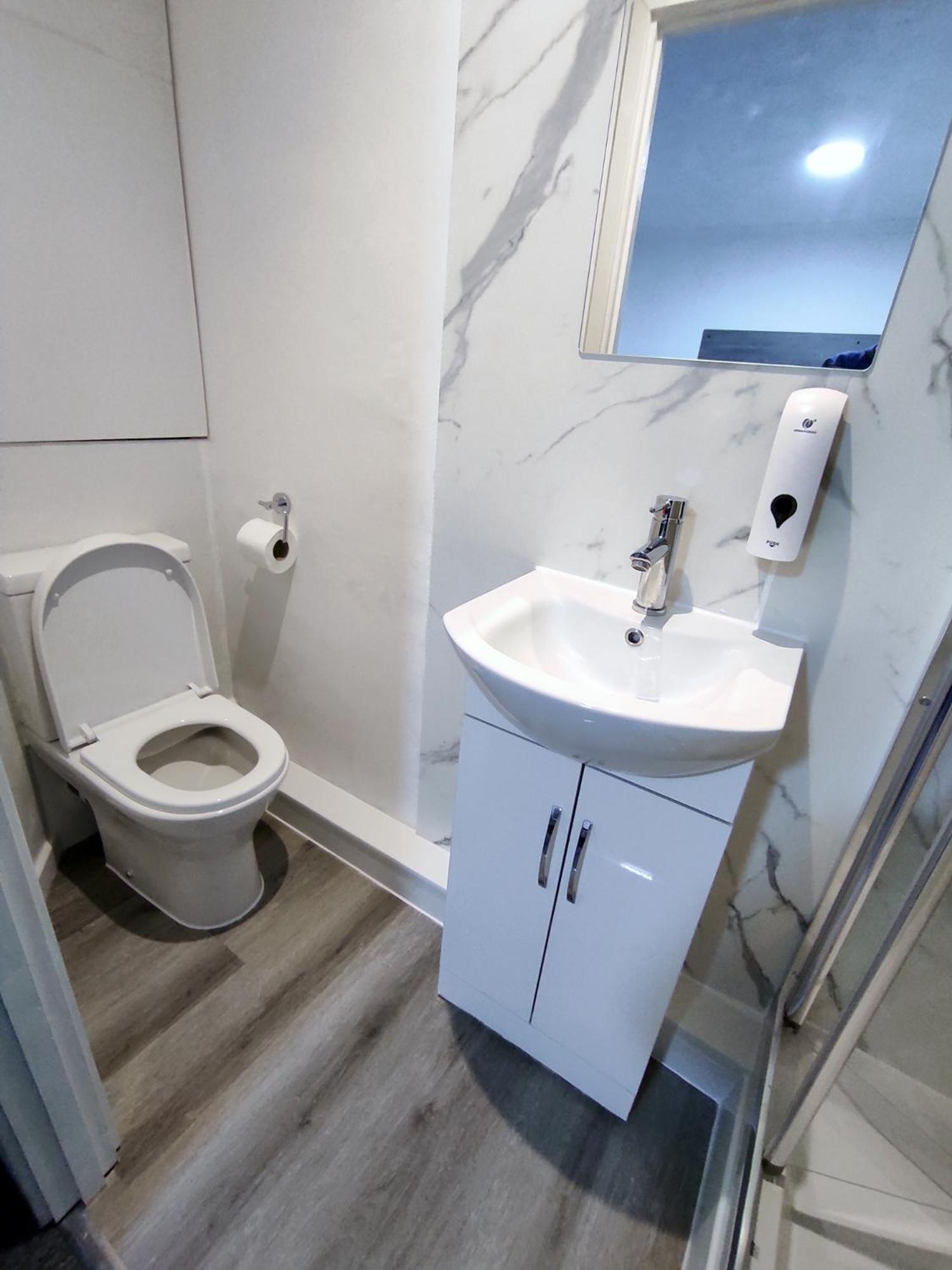 Rowan - Centre Self Contained One-bed Flat Apartment *