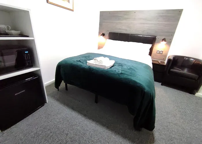 Rowan Studio - City Centre Self Contained One-Bed Flat